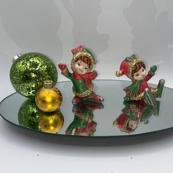 Vintage hand painted holly berry Christmas Ice Skater Girls on pond lighted OOAK - Picture 6 of 14